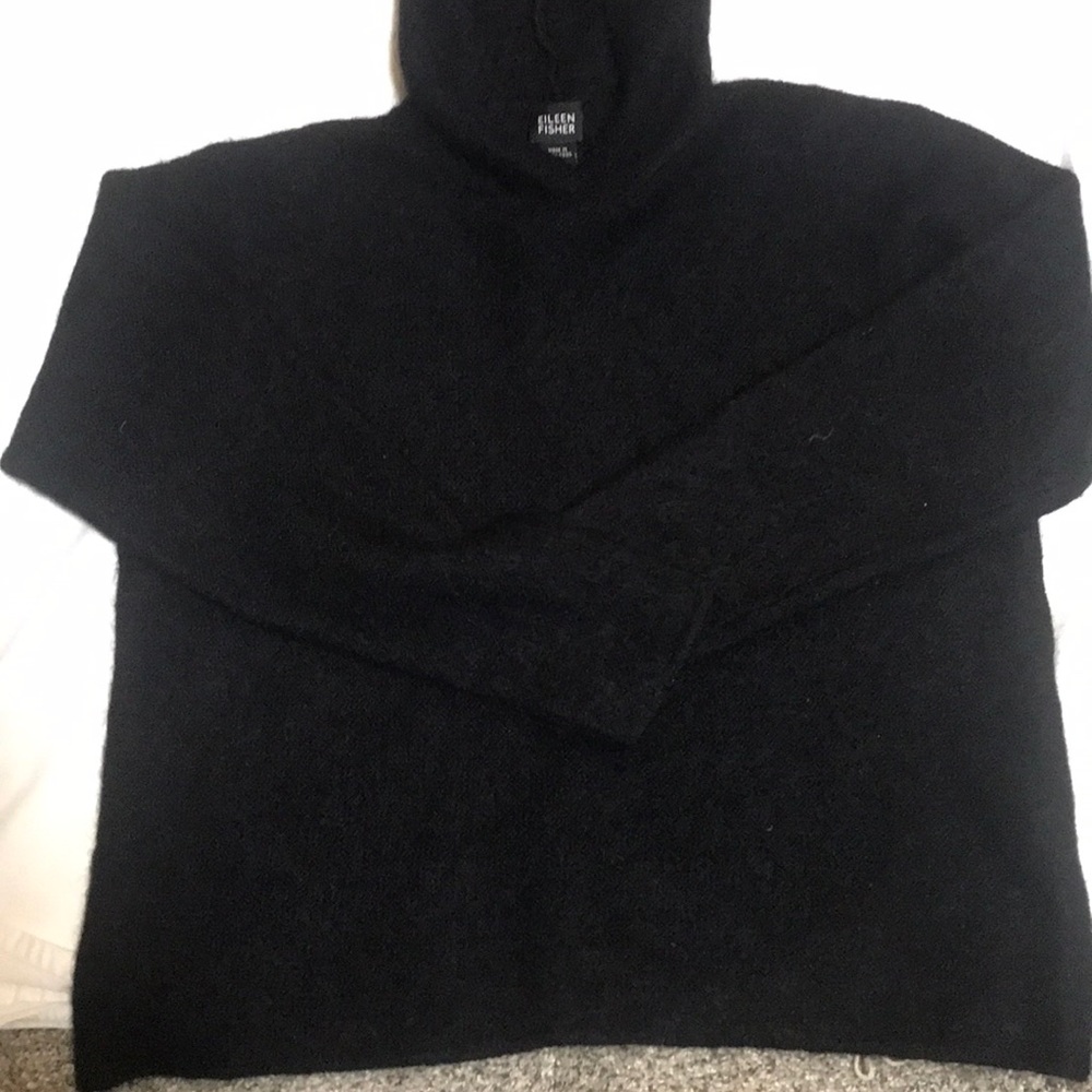 Eileen rusher long sleeve hooded sweater.